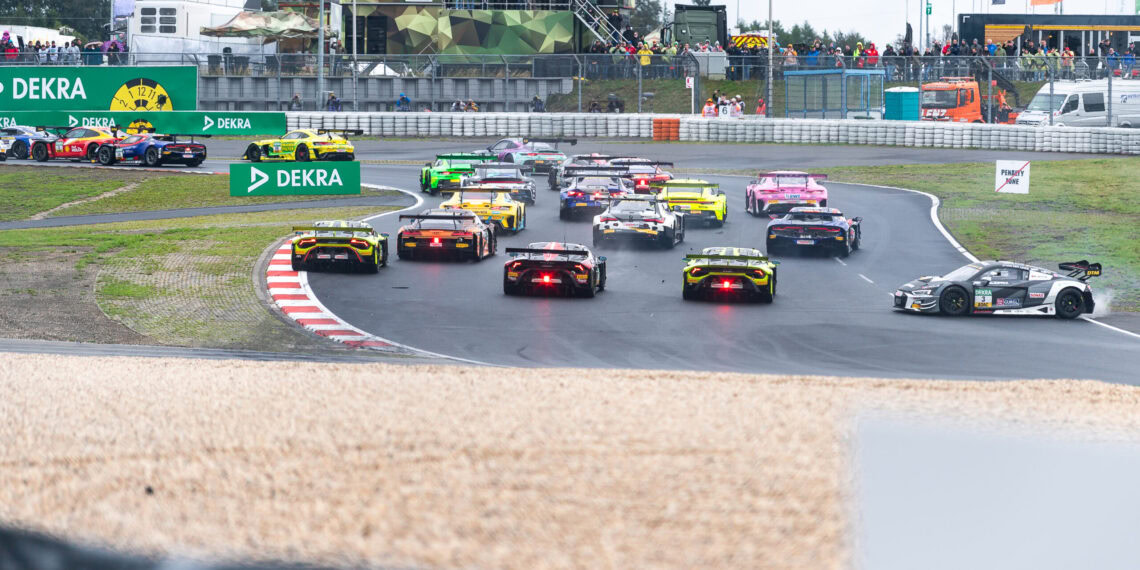 ADAC Nürburgring Langstrecken-Serie eröffnet die Rennsaison in der Grünen Hölle