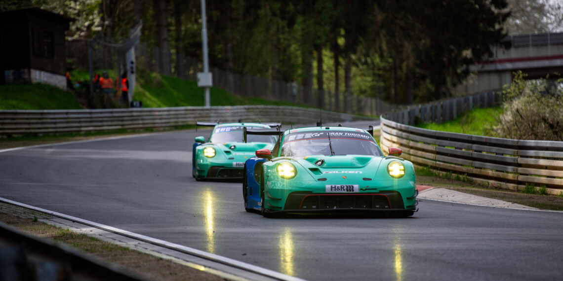 In einem packenden Rennen sicherten sich Nico Menzel und Martin Ragginger den zweiten Sieg für Falken-Porsche - Foto: Alexander Franz