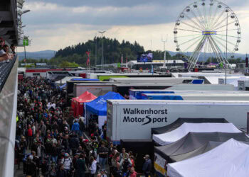 Der 24h-Countdown läuft unerbittlich: Porsche führt das Feld an