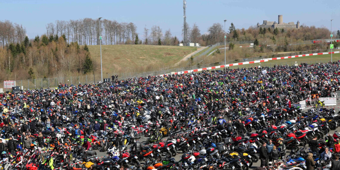 Besucherrekord zum 25-jährigen Jubiläum des Motorradgottesdienstes „Anlassen“ am Nürburgring