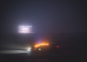 24h Nürburgring: Nebel zwingt zur Rennunterbrechung