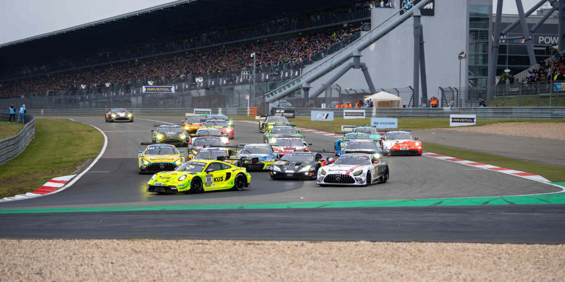 Spektakulärer Start bei den 24h Nürburgring: Estre, Farfus und Harper liefern sich packende Duelle