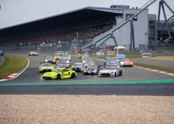 Spektakulärer Start bei den 24h Nürburgring: Estre, Farfus und Harper liefern sich packende Duelle