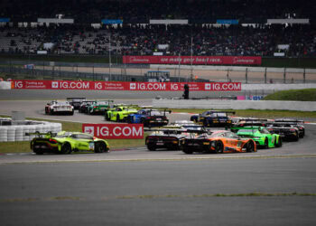 DTM-Saison 2024: Sheldon van der Linde gewinnt packendes Rennen am Nürburgring